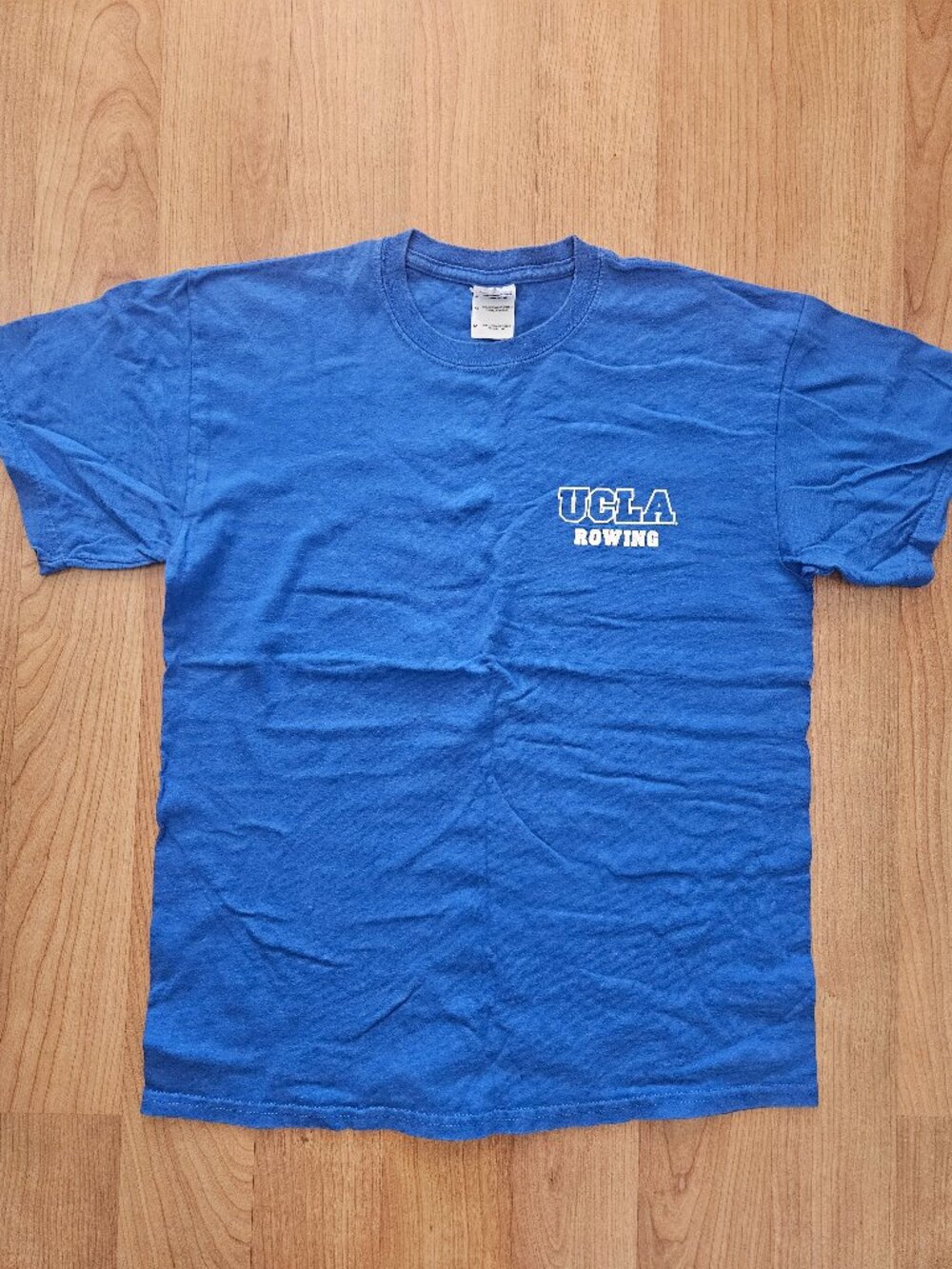 Men's Gildan blue UCLA Rowing T-shirt - size Medium